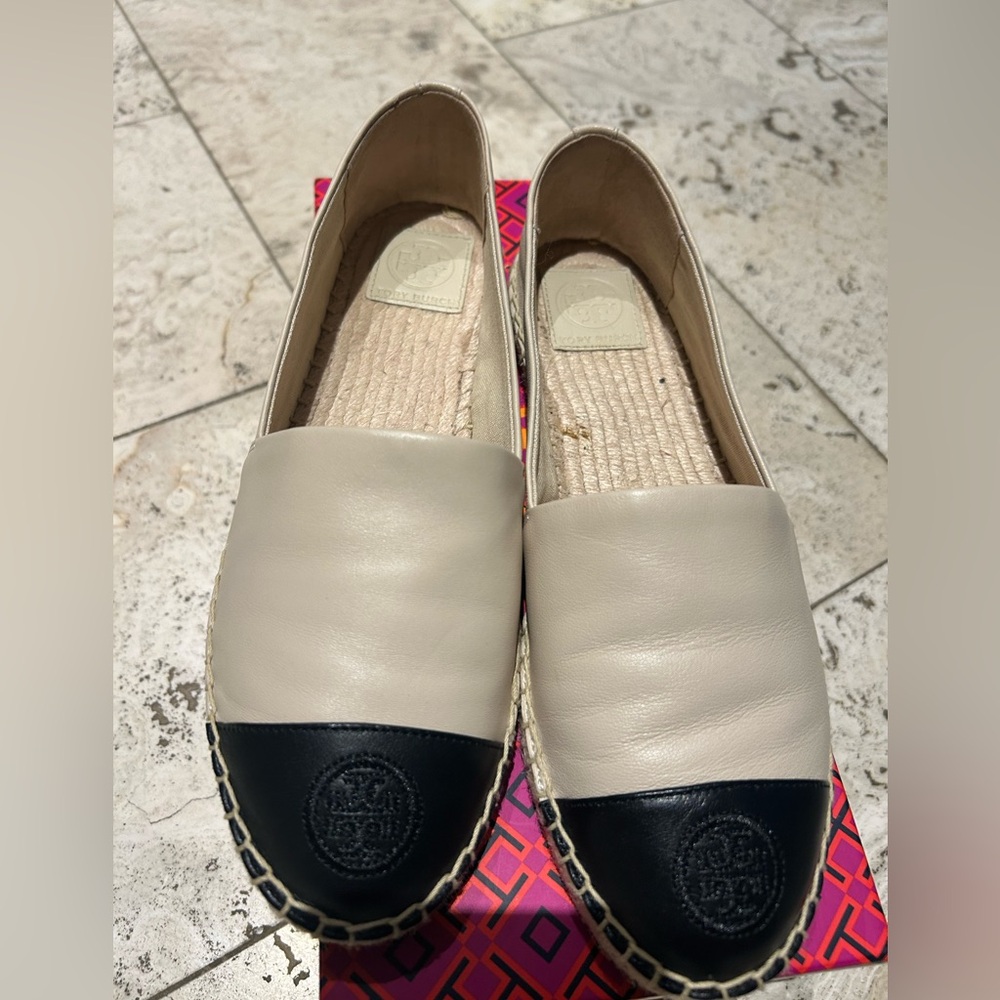 Tory Burch Cream and Black Espadrilles with Classic Design